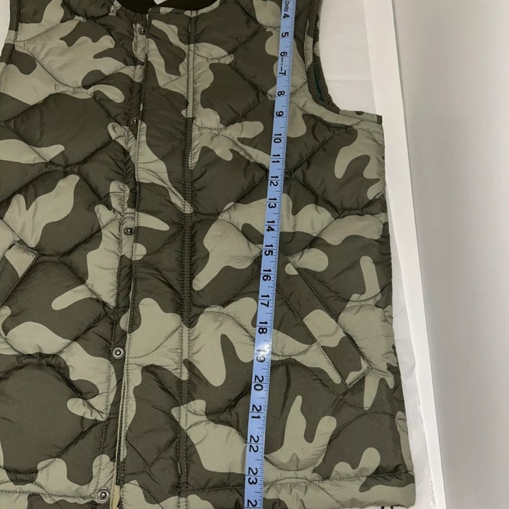 Free Assembly Men's Quilted Onion Pattern Vest Olive Green Camo size XS - Picture 9 of 12